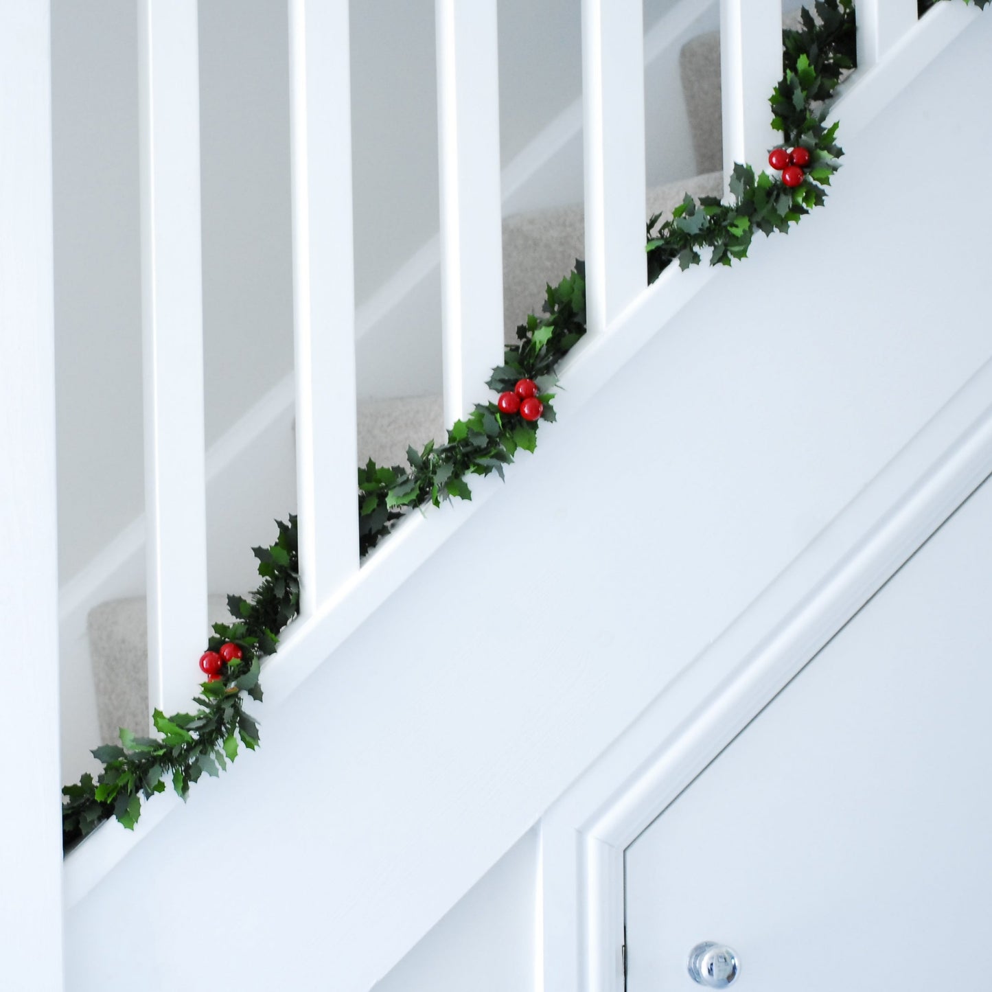 Holly and Red Berries Christmas Tinsel 200cm