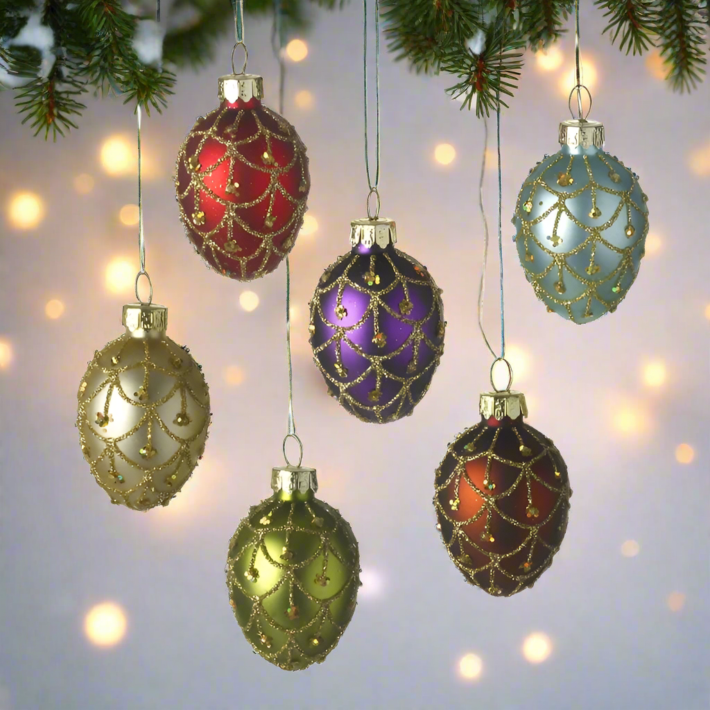 Set of 6 Vintage Style Ornate Glass Christmas Tree Baubles