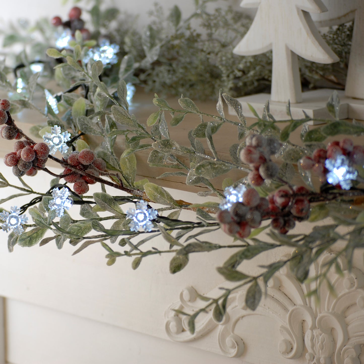 Festive 100 White Snowflake Battery Operated Christmas String Lights